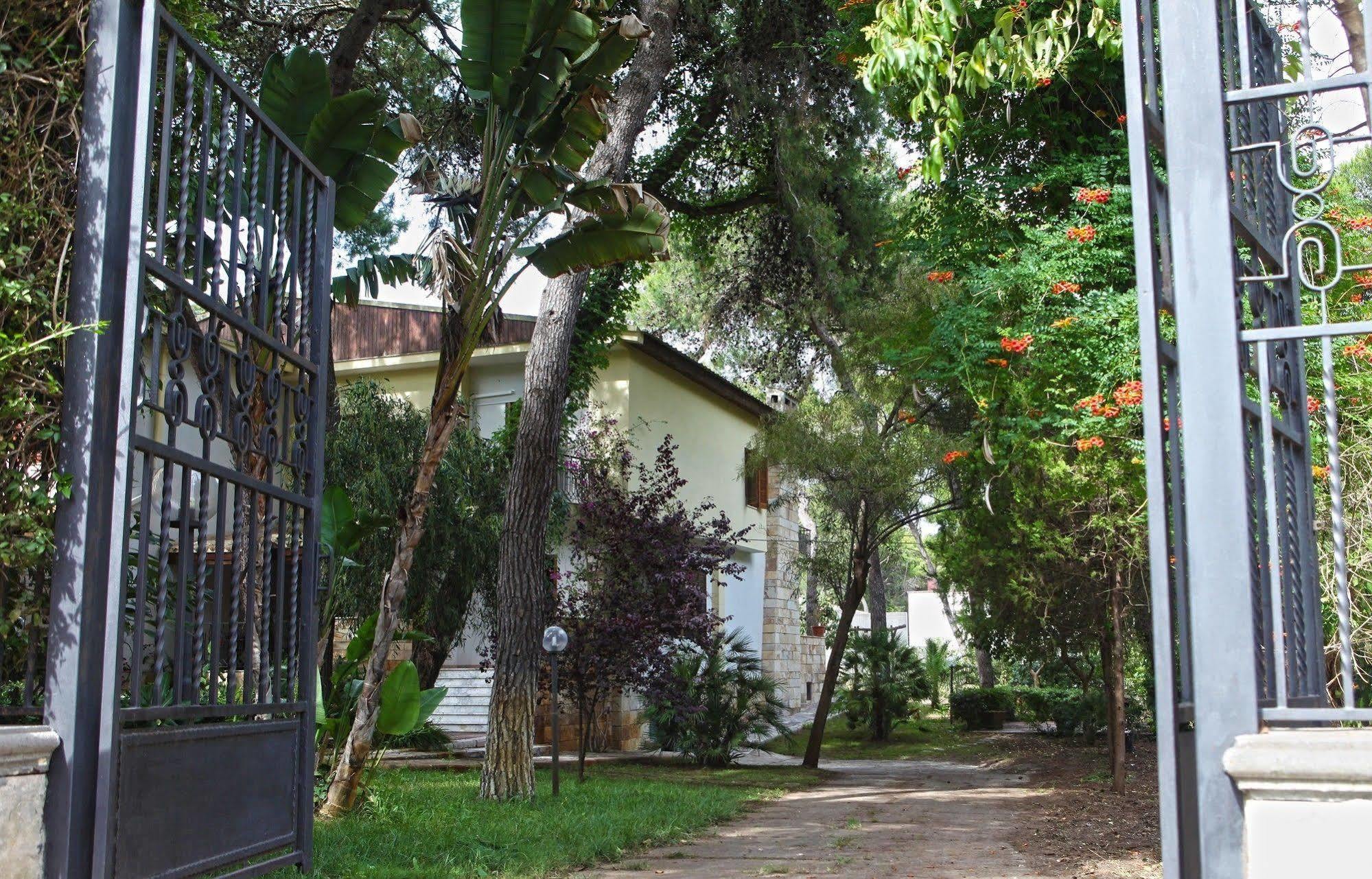 B&B Viale Dei Pini Castellaneta Marina Extérieur photo